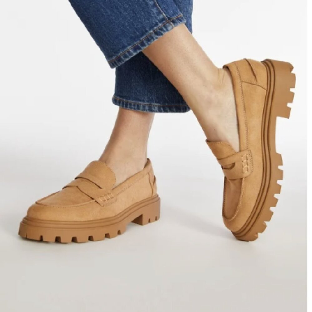 NIB - JustFab  Colette Lug Sole Loafer - Lt Camel - Size 8